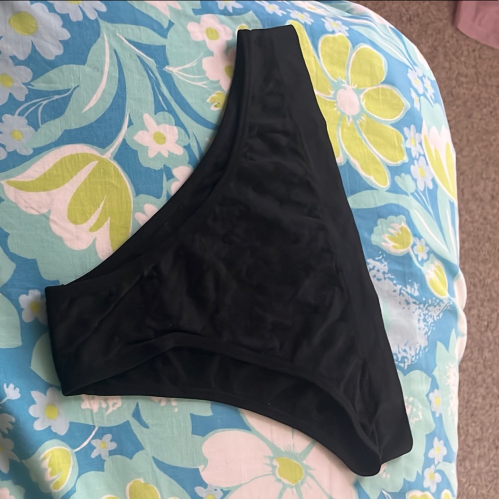 Black Bikini Swimwear with Classic Cut